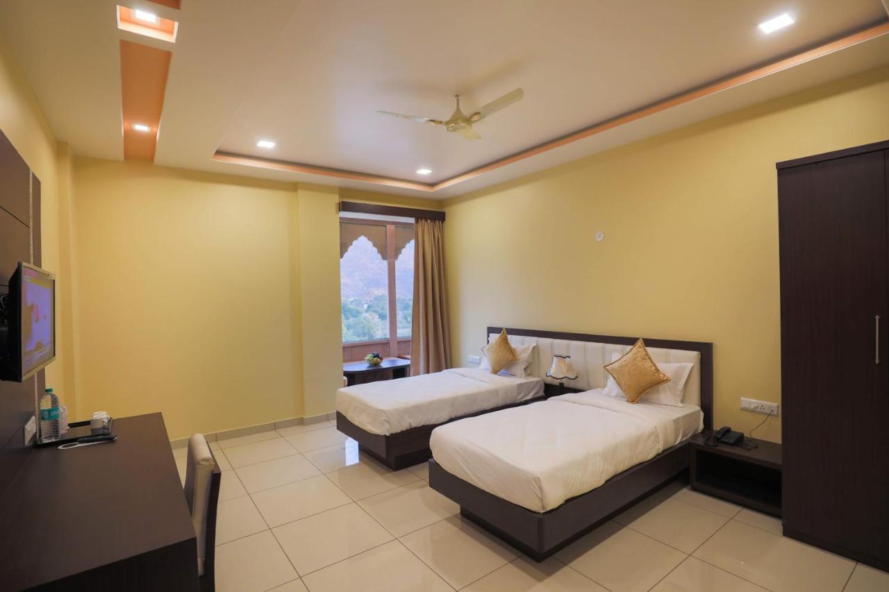 Hotel Golden Heritance Pushkar Bagian luar foto