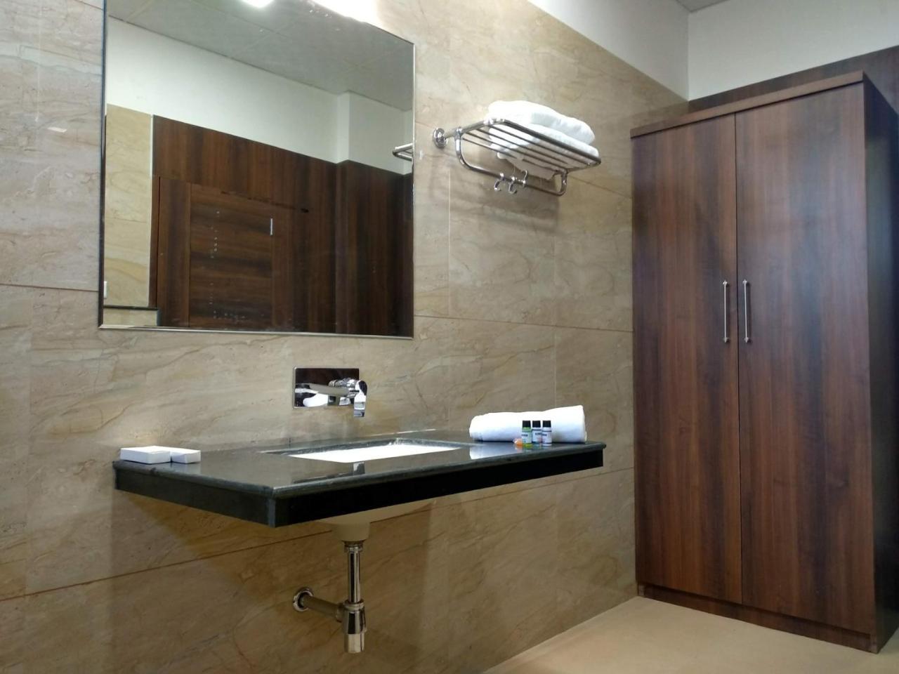 Hotel Golden Heritance Pushkar Bagian luar foto